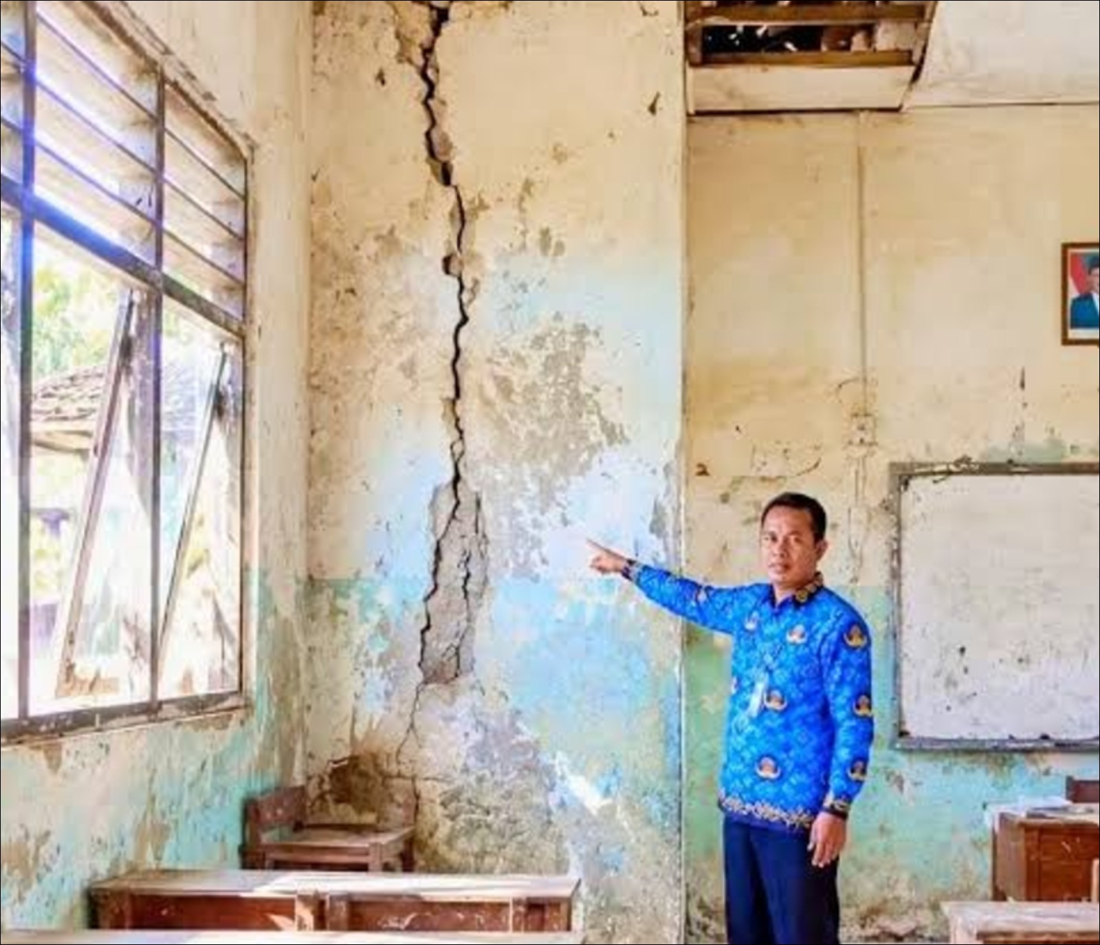 Guru Unggah Sekolah Rusak Jadi Sorotan, Kemendikdasmen Tegaskan Laporan Masyarakat Tetap Diperlukan - Infolitik