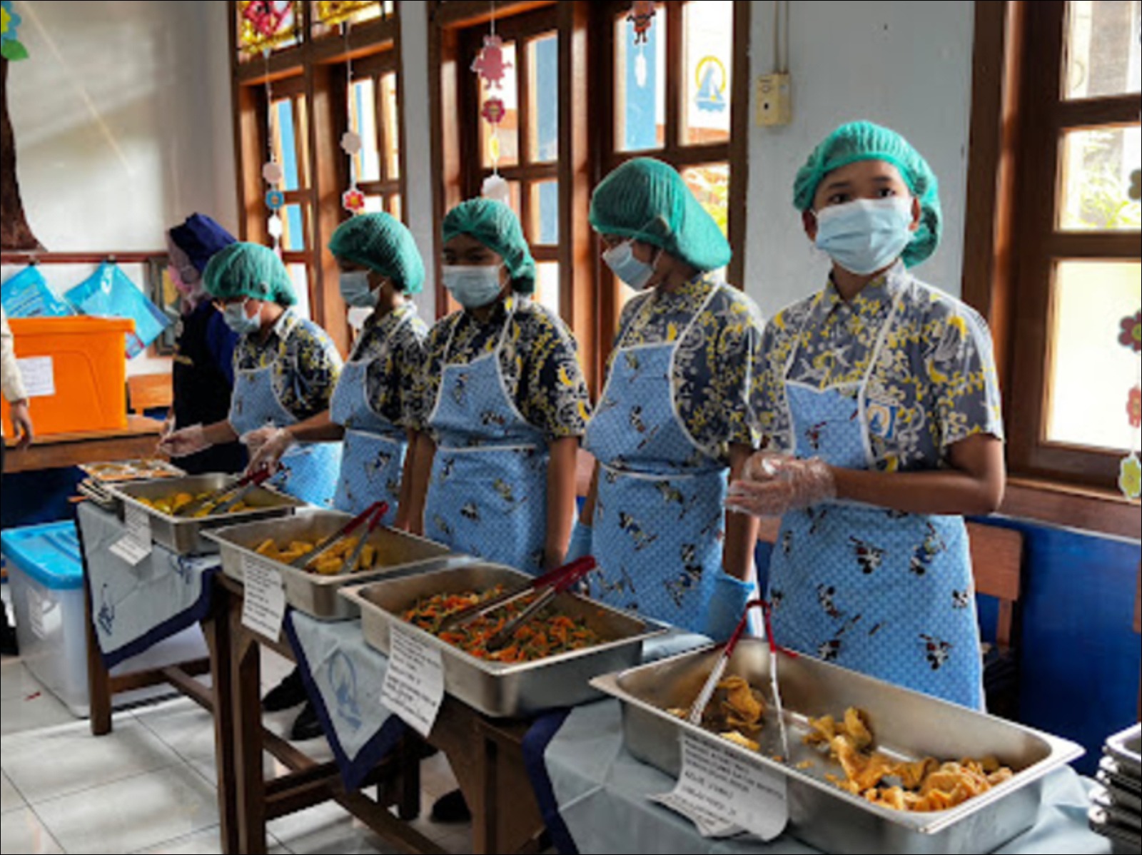 Sorotan MBG Uji Coba Prasmanan dan Panti Asuhan, Dugaan Keracunan Sukabumi Jadi Evaluasi Keamanan Pangan - Infolitik