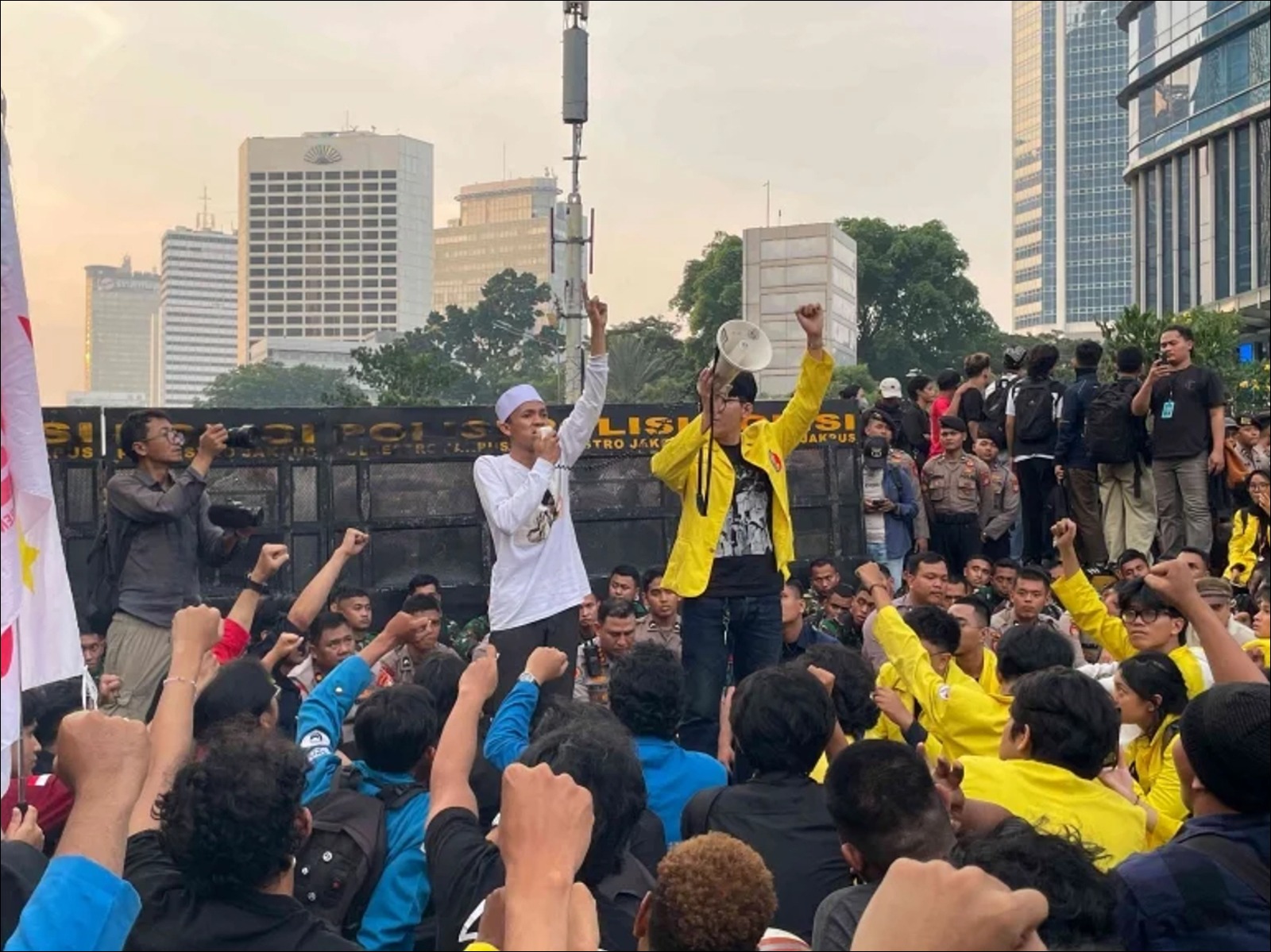 Demo Dua Tahun Prabowo-Gibran, Jaga Demokrasi Tetap Damai dan Tertib - Infolitik