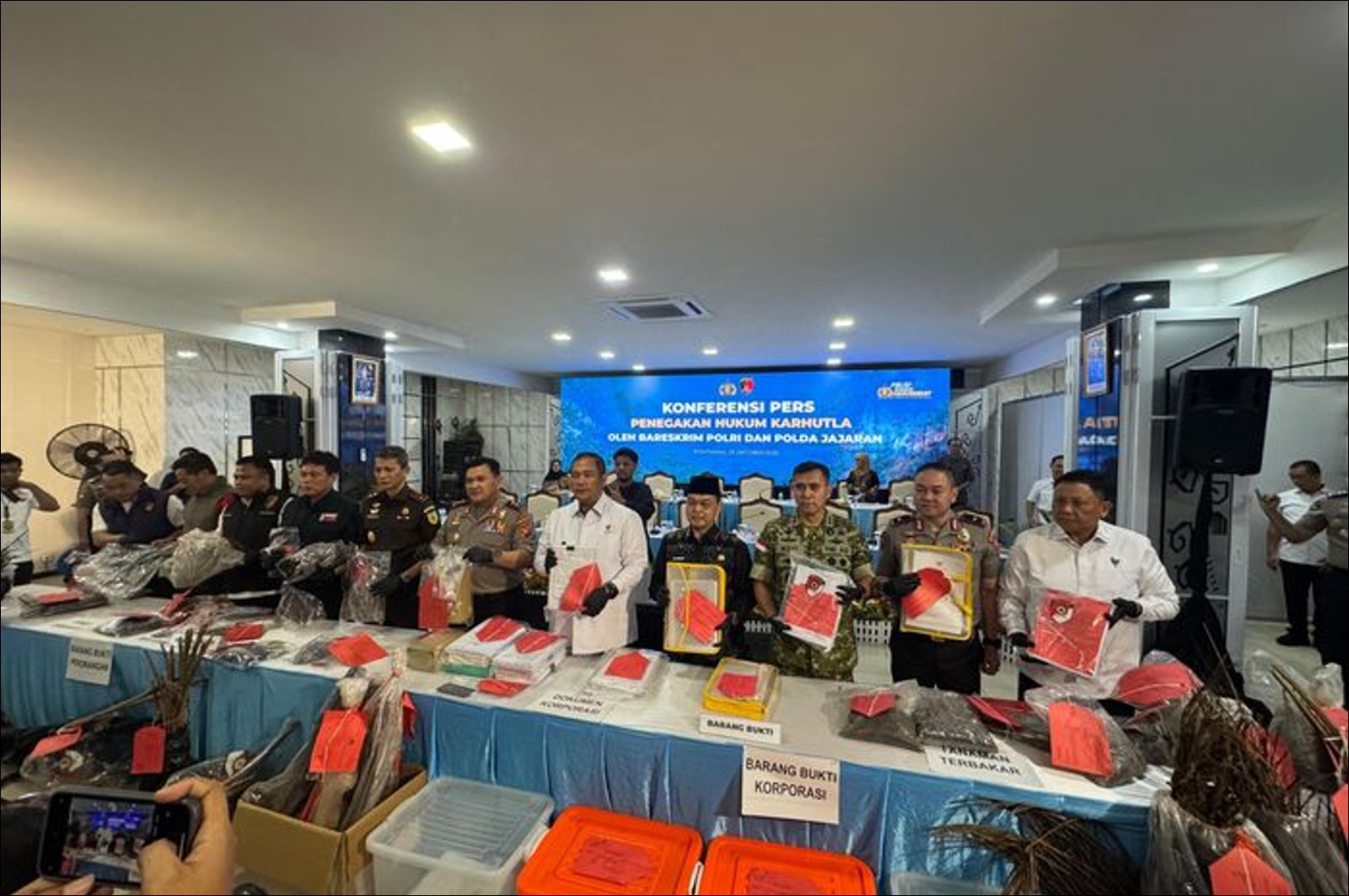 Penegakan Karhutla Diperkuat, Polri Tetapkan 245 Tersangka dan 20 Korporasi - Infolitik