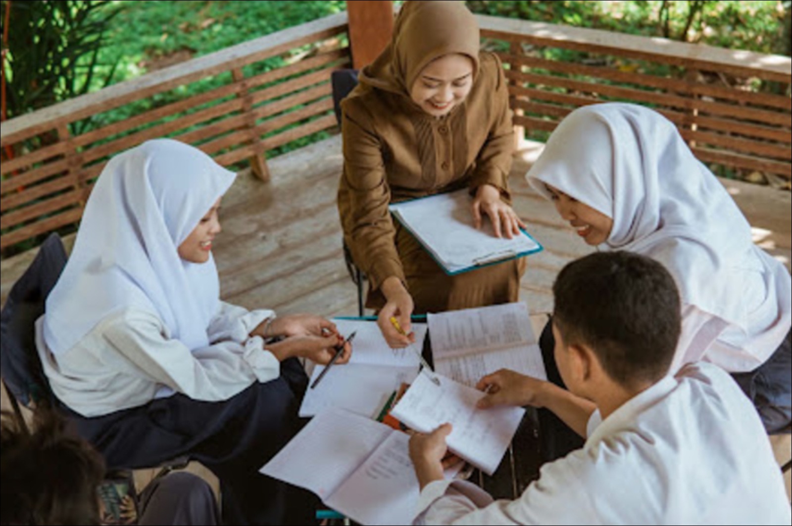 Pendidikan Gratis di Depan Mata, Saatnya Mahasiswa Ikut Mengawal - Infolitik